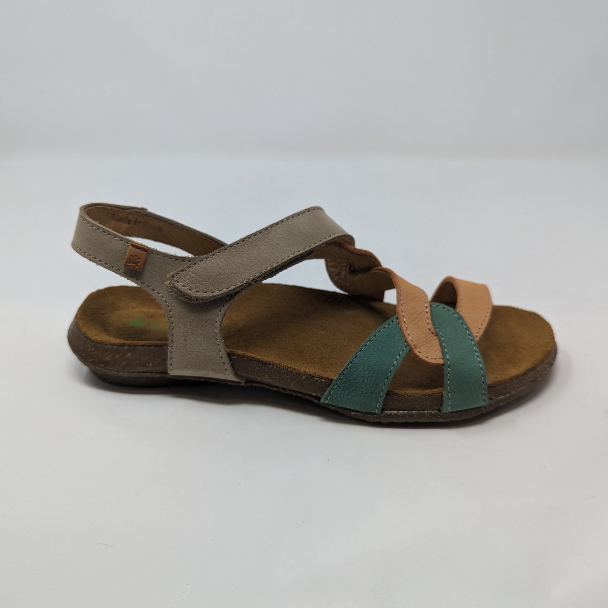 El naturalista wakataua discount sandals